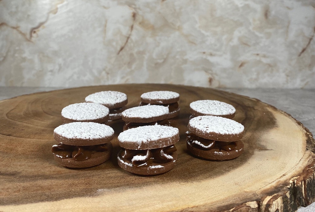 CHOCOLATE ALFAJORES FILLED WITH FUDGE