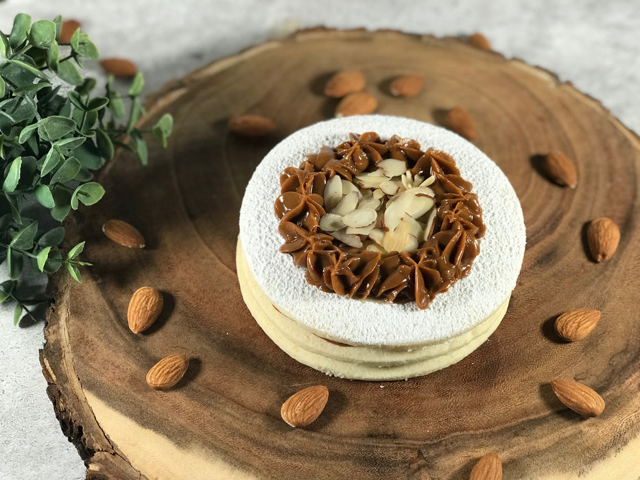 GLUTEN FREE MINI ALMOND CAKE