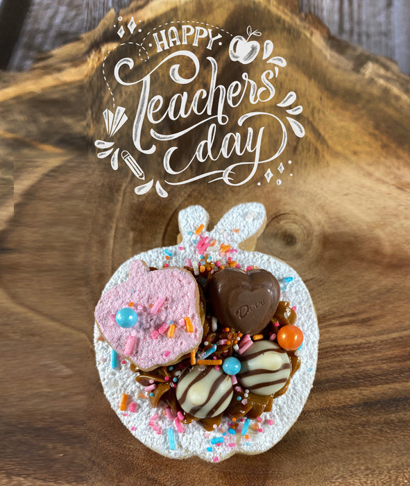 MINI TEACHER'S DAY APPLE SHAPED ALFAJOR CAKE